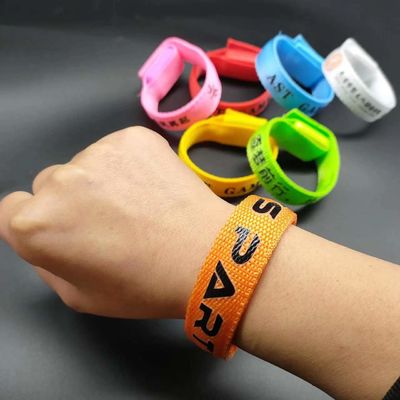Colores personalizados con varios colores Iluminado Brazalete Led Flash Regalos con gráfico personalizado