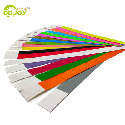 Impresión en un solo color 1' 3/4' de tamaño de color sólido tirador de tinta tirable Tyvek pulseras para eventos