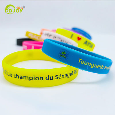 Tamaño personalizado Impermeable Impresión de goma de plástico con grabado para eventos Festival