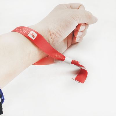 350*15mm Regalos promocionales de logotipo personalizado Pulseras de poliéster tejidas para el festival de eventos