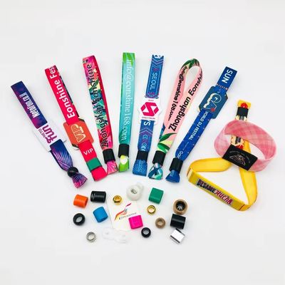 Fiestas y eventos Brazaletes RFID de tela de satén personalizada con impresión de logotipo Tamaño 350 * 15mm