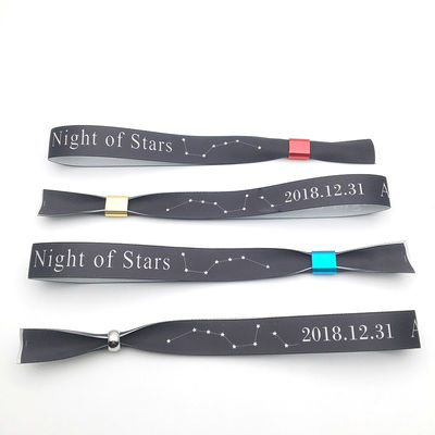 Eventos personalizados Fiestas de Fiestas Pulseras RFID con tela de satén e Impresión de logotipos de marcas
