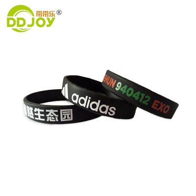 Material de silicio Logotipo personalizado Pulsera de plástico para organizaciones sin fines de lucro