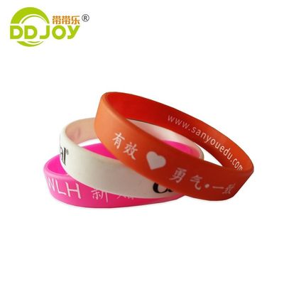 Material de silicio Logotipo personalizado Pulsera de plástico para organizaciones sin fines de lucro