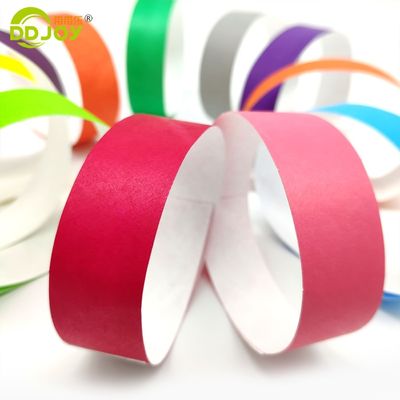 Identificación en papel Tyvek Brazaletes Logotipo personalizado y código de barras para la identificación