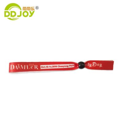 Escenarios de uso Pulseras personalizadas de tela de satén para eventos Festivales Fiestas y más