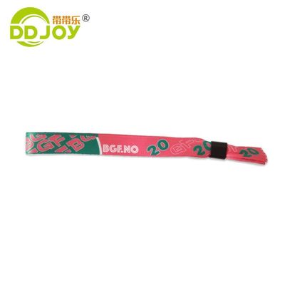 Escenarios de uso Pulseras personalizadas de tela de satén para eventos Festivales Fiestas y más