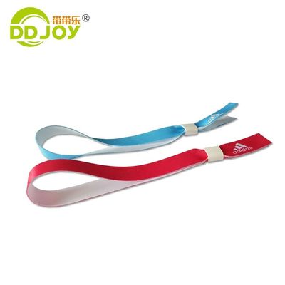 Eventos del Festival 2024 Brazalete tejido a medida para escenarios de uso ilimitado y logotipo personalizado