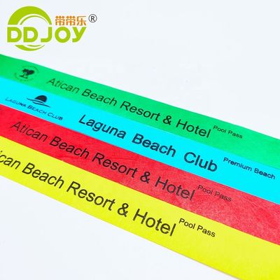Banda de brazo personalizada para eventos navideños Papel desechable impermeable Tyvek Pulsera DDJOY