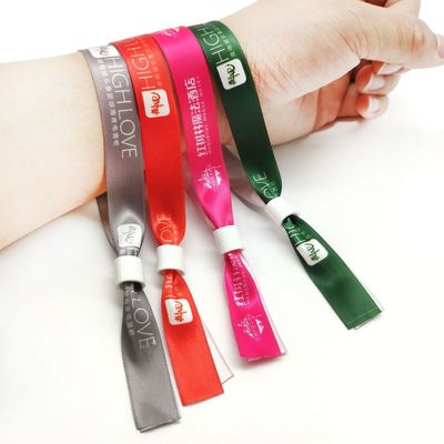 Agregue un toque de encanto a su festival con cerraduras inspiradoras personalizadas pulseras