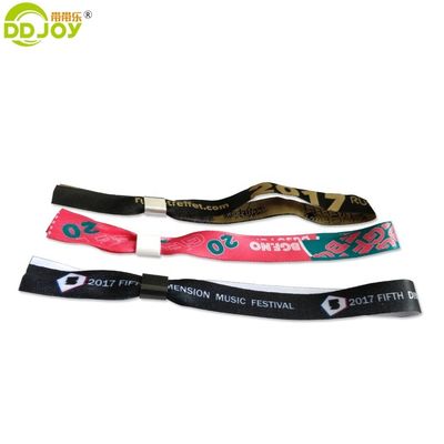 Agregue un toque de encanto a su festival con cerraduras inspiradoras personalizadas pulseras