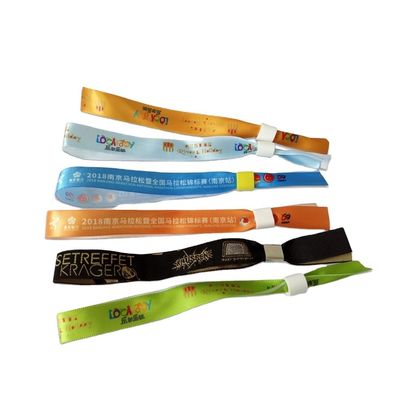 Diseños personalizados Brazalete de tela de satén tejido pulsera para el festival de música deportiva