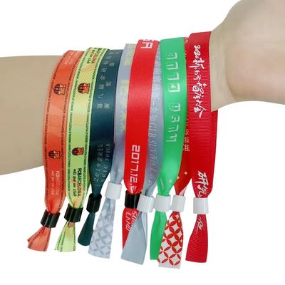 Pulseras RFID impresas a medida en tela de satén para la identificación de eventos y festivales