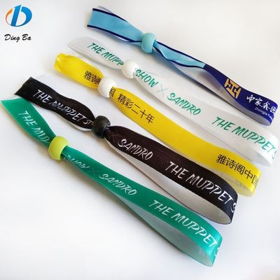Coloridas pulseras de tela tejida para festivales perfectas para la promoción