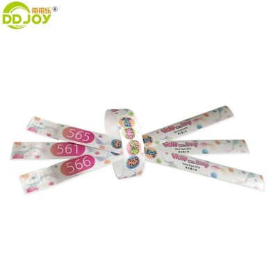 Características regionales Impreso de muñeca personalizada Muñeca de muñeca TYK1056D para suministros de fiesta de eventos