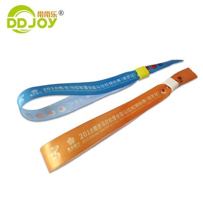 Pulseras RFID impresas a medida en tejido naranja de satén para la marca y el acceso al evento
