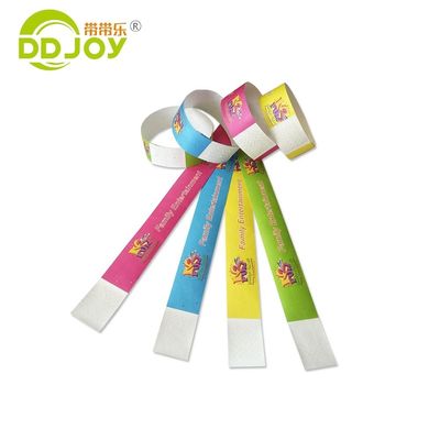 Fiesta de conciertos unisex Papel resistente al agua Material de entrada Pulsera con impresión personalizada