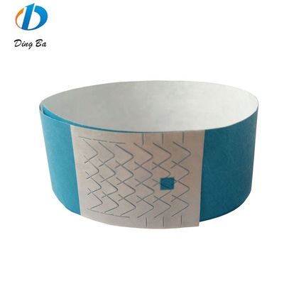15 colores tirador resistente Tyvek pulsera para eventos y parques Logotipo personalizado aceptado