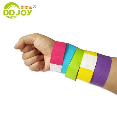 Pulseras de papel Tyvek impermeables para eventos con material resistente a las lágrimas y duradero