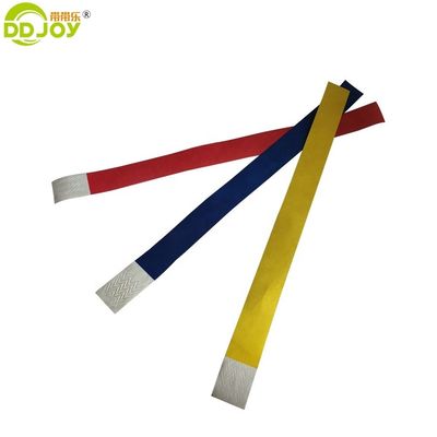 Event Party suministra pulseras de papel Tyvek personalizadas con técnicas de impresión digital