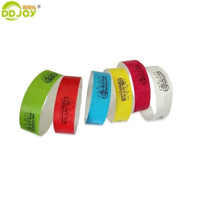 Event Party suministra pulseras de papel Tyvek personalizadas con técnicas de impresión digital